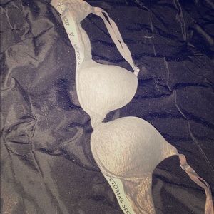 heather gray victoria’s secret bra